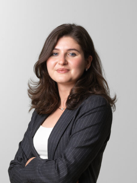 Andrea Gicic, biträdande jurist