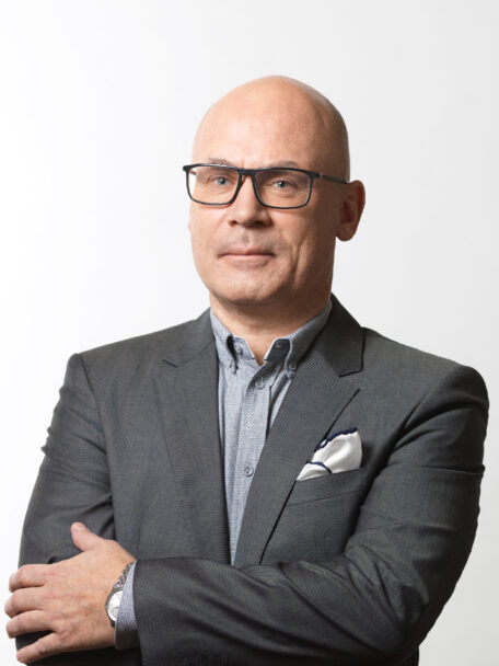 Mikael Karlsson, Advokat och delägare